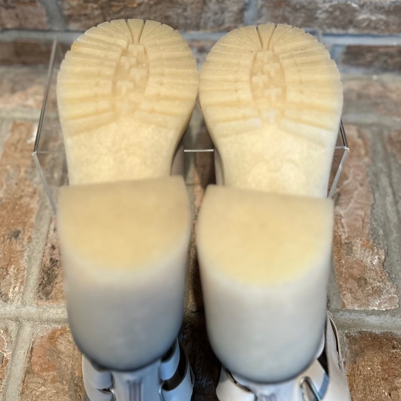 FPB2– Free People Cream Heeled Boots - Picture 7 of 8